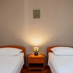 House Rina - 1 *