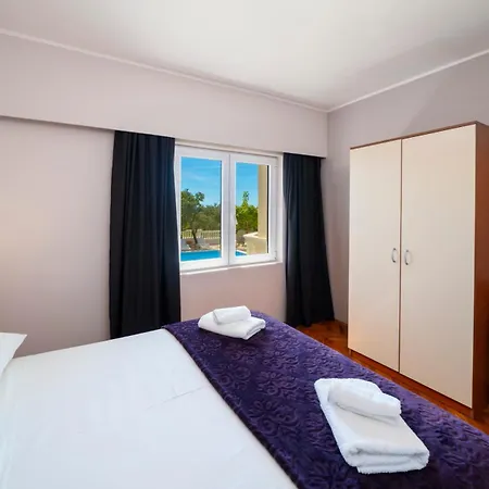 Apartamento House Rina - 1 *