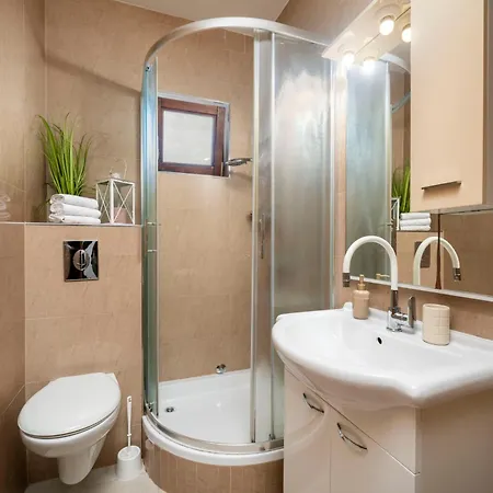 House Rina - 1 *