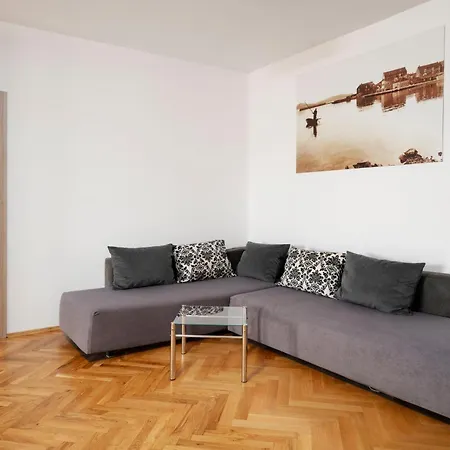 Apartmán House Rina - 1 *